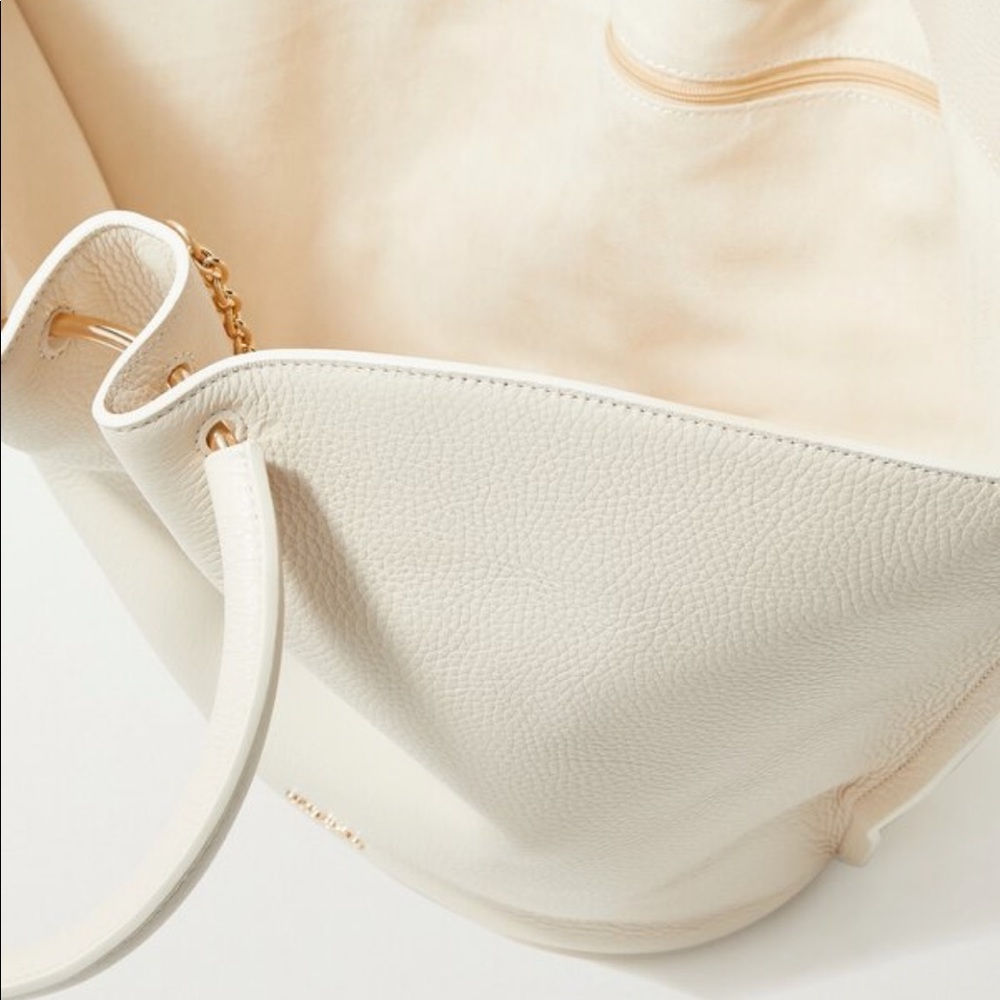SALE🫶 Cult Gaia Valeska Big tote - Picture 6 of 17